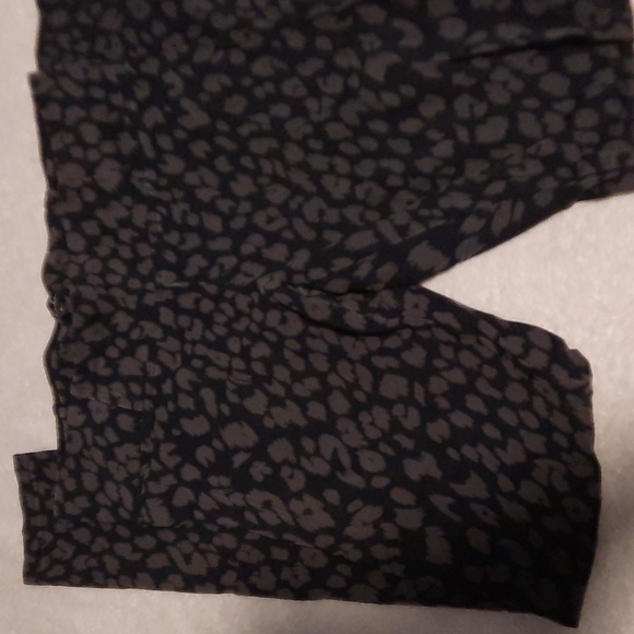 Size small leggings - Picture 1 of 3